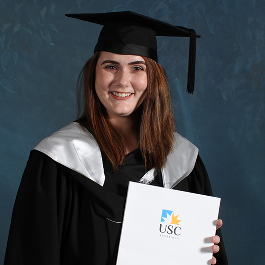 USC Fraser Coast Nursing Science graduate Emma McCarthy 