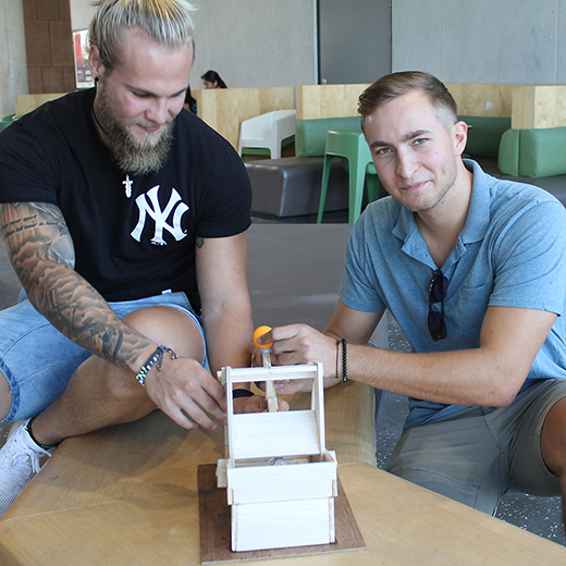 Engineering students Philipp Danninger and Martin Stadlmayer in the catapult challenge